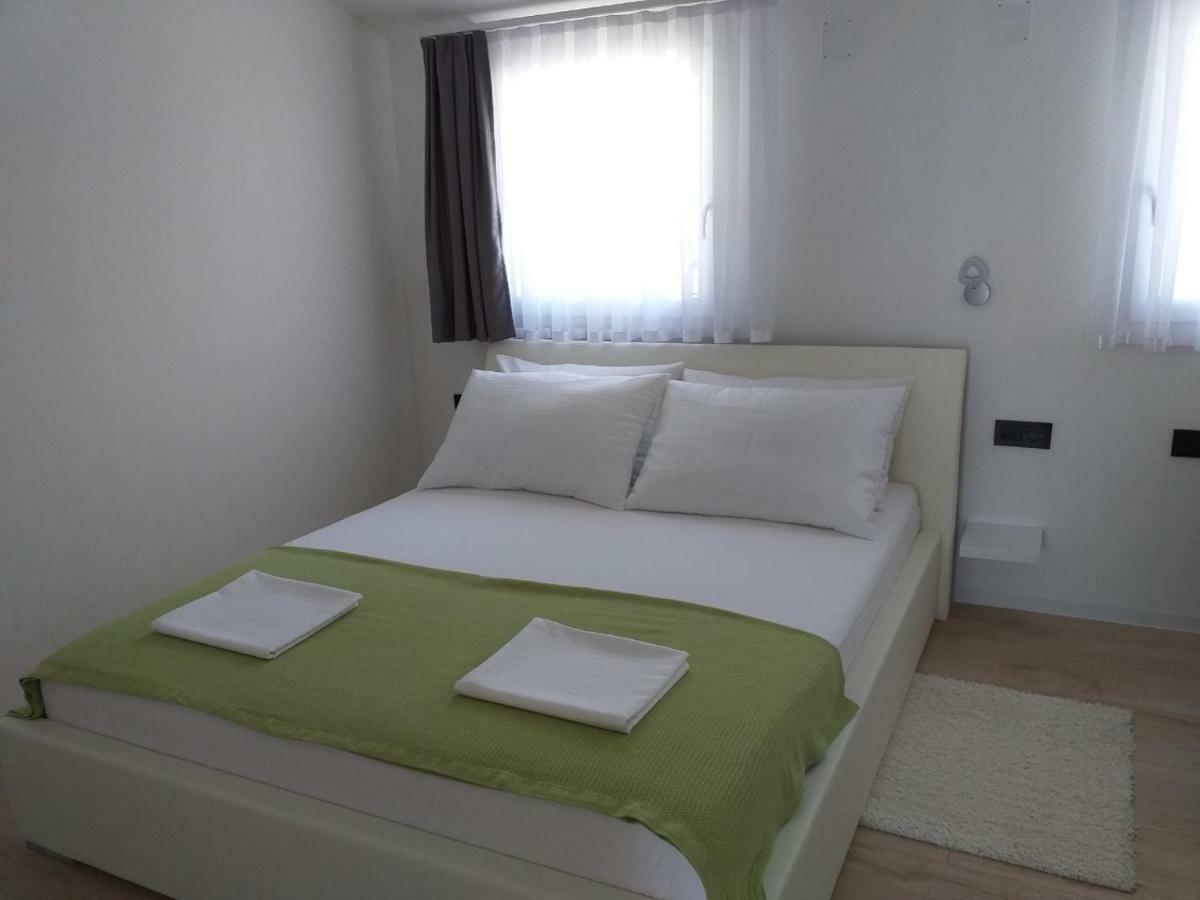 Ferienwohnung Mayana Cesarica Zimmer foto